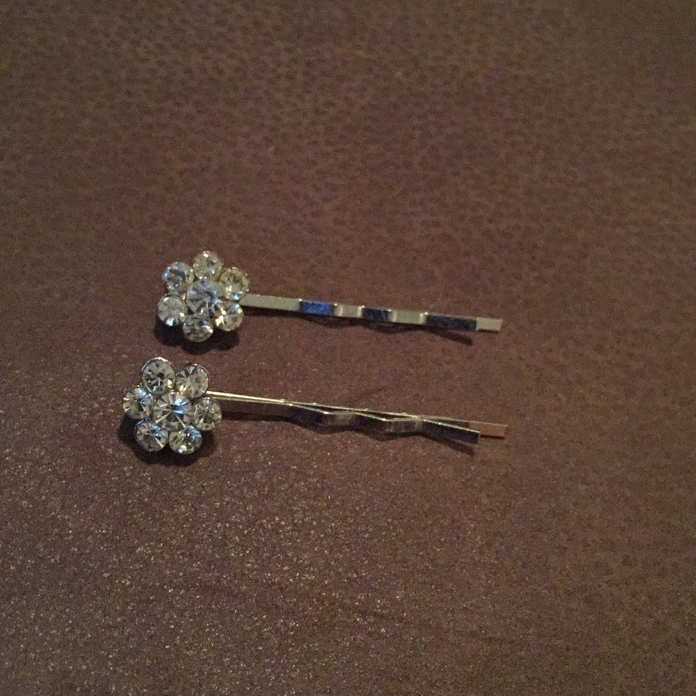 $5  Crystal bobby pins